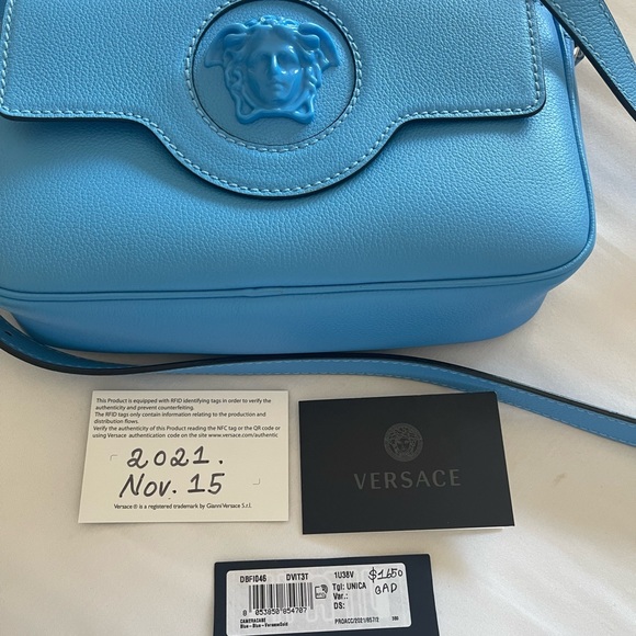 Blue Versace La Medusa camera bag - Picture 3 of 8